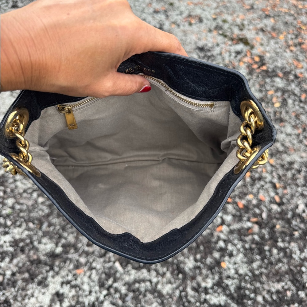 Marc Jacobs Made in Italy Black Quilted Leather Chain Shoulder Bag Gold Hardware - Picture 9 of 13
